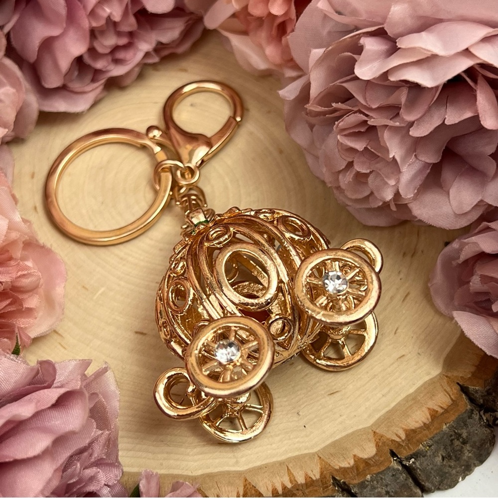 Cinderella’s Royal Gold and Crystal Carriage Keychain Charm - Picture 13 of 14